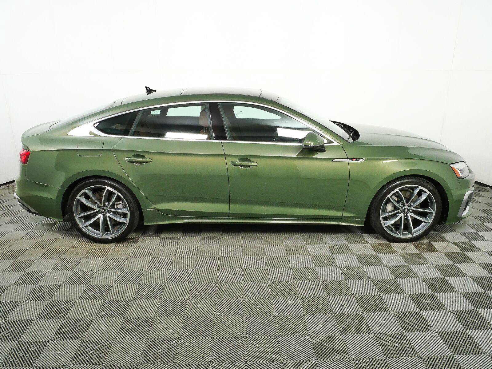 Used 2024 Audi A5 2.0T Premium Plus AWD/4WD image 2