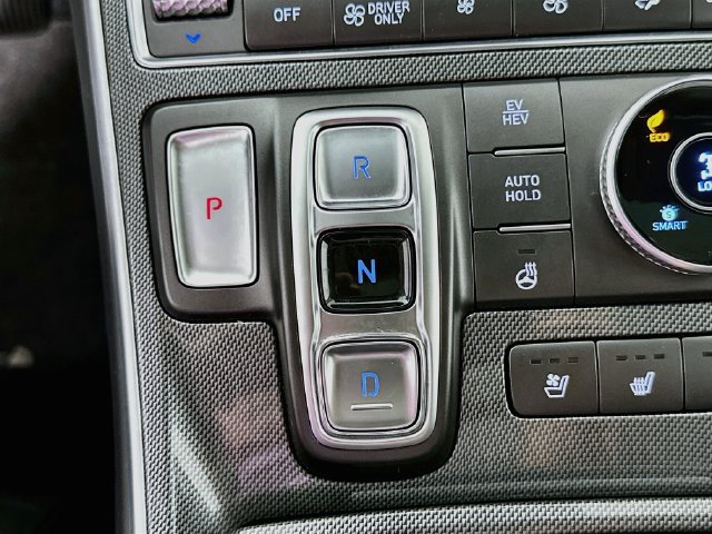 Used 2023 Hyundai Santa Fe Limited AWD/4WD image 16