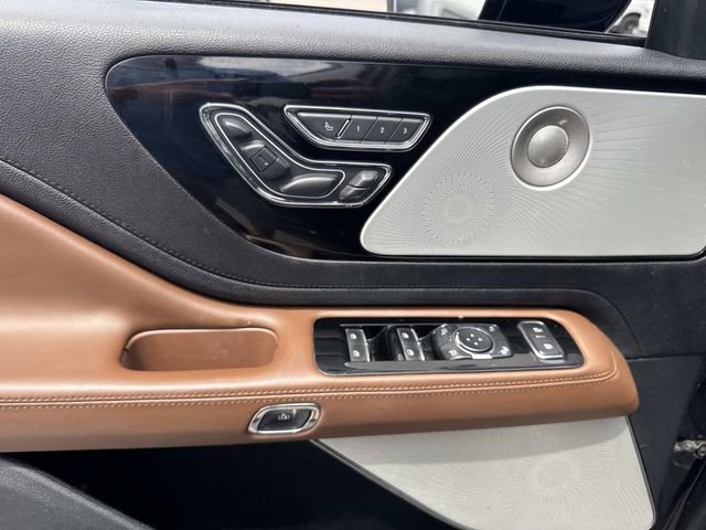 Used 2022 Lincoln Aviator Reserve w/ Equipment Group 201A AWD/4WD image 23
