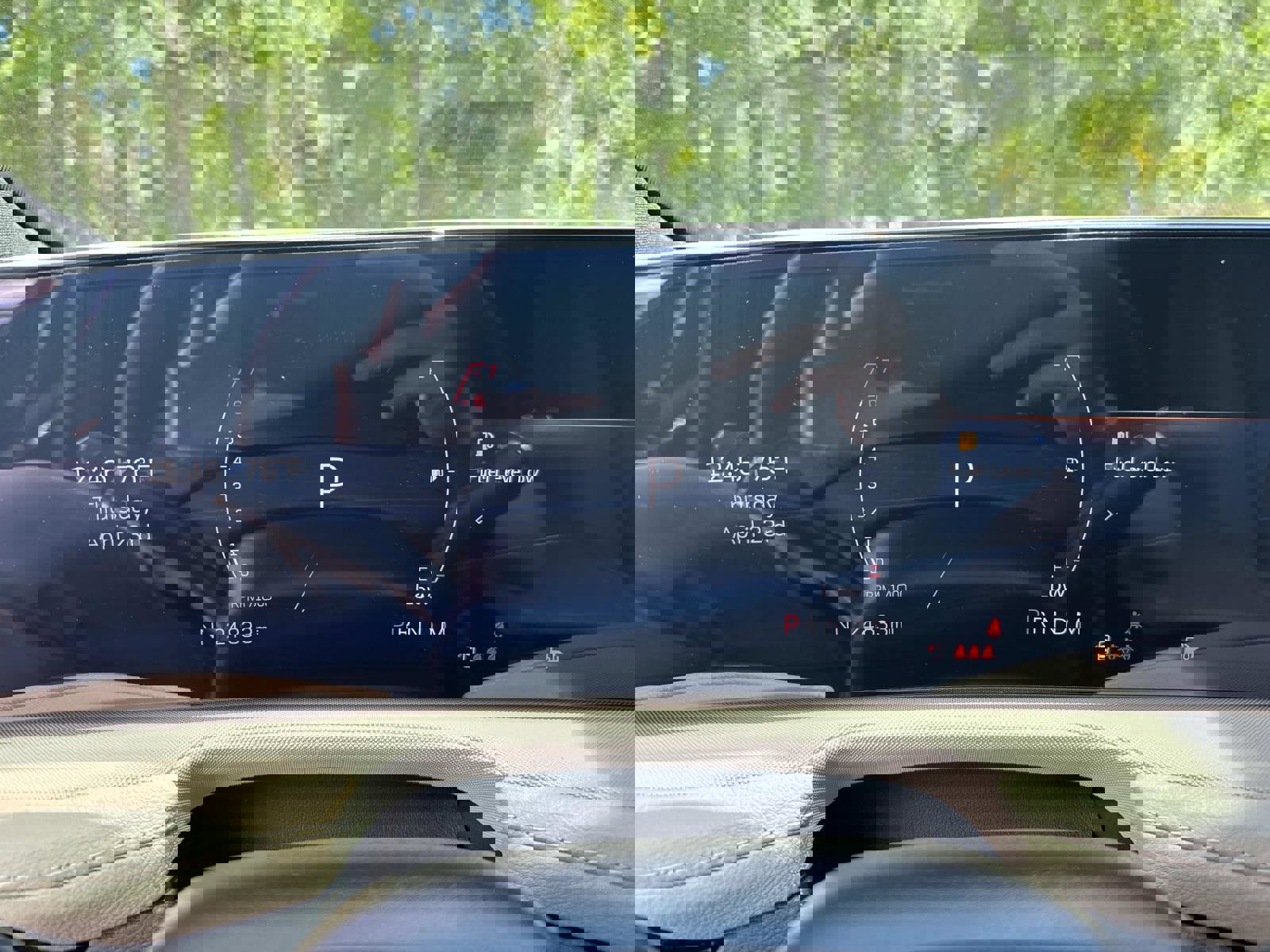 Used 2024 Cadillac XT4 Luxury w/ Cold Weather Package FWD image 28