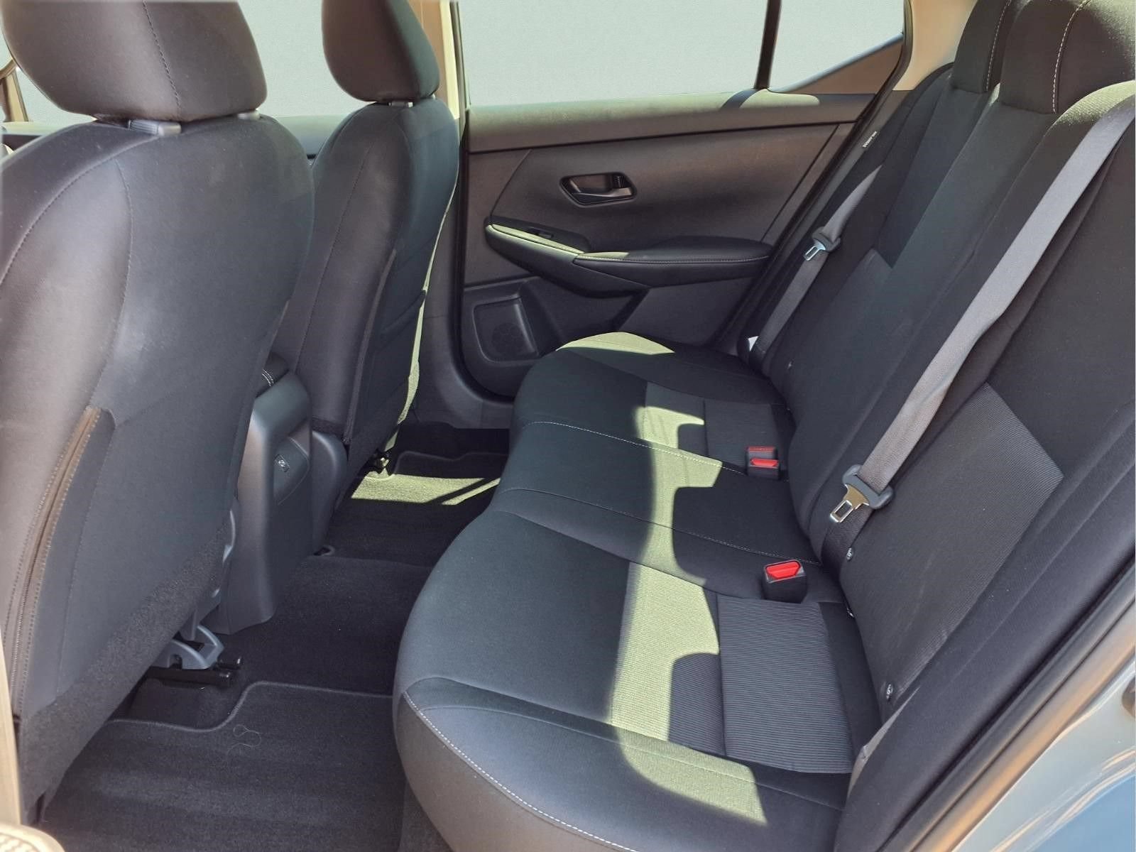 Used 2025 Nissan Sentra SV FWD image 11