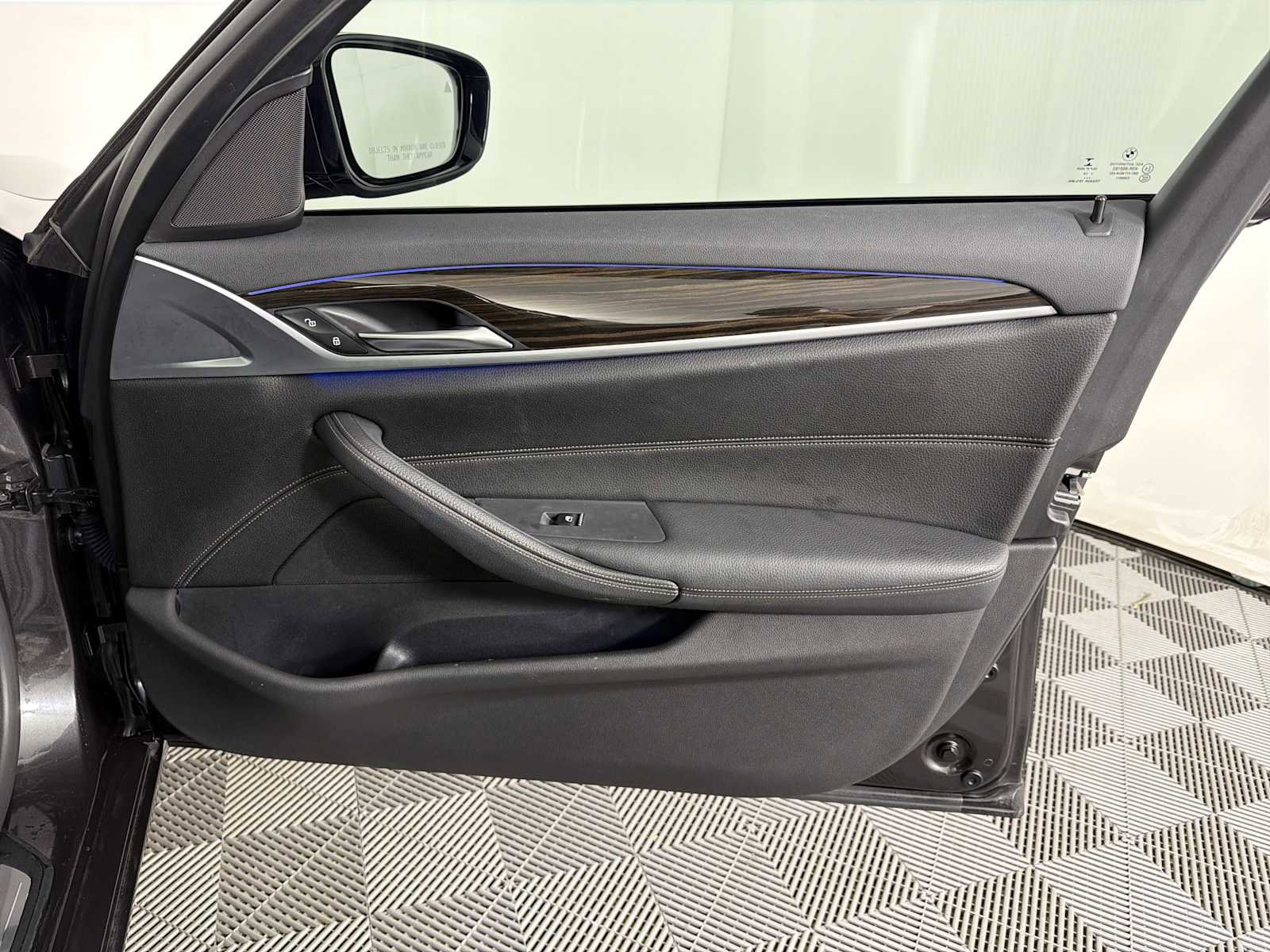 Used 2019 BMW 530i w/ Convenience Package image 12