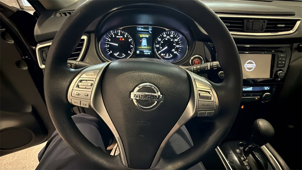 Used 2016 Nissan Rogue SV w/ SV Premium Package image 29