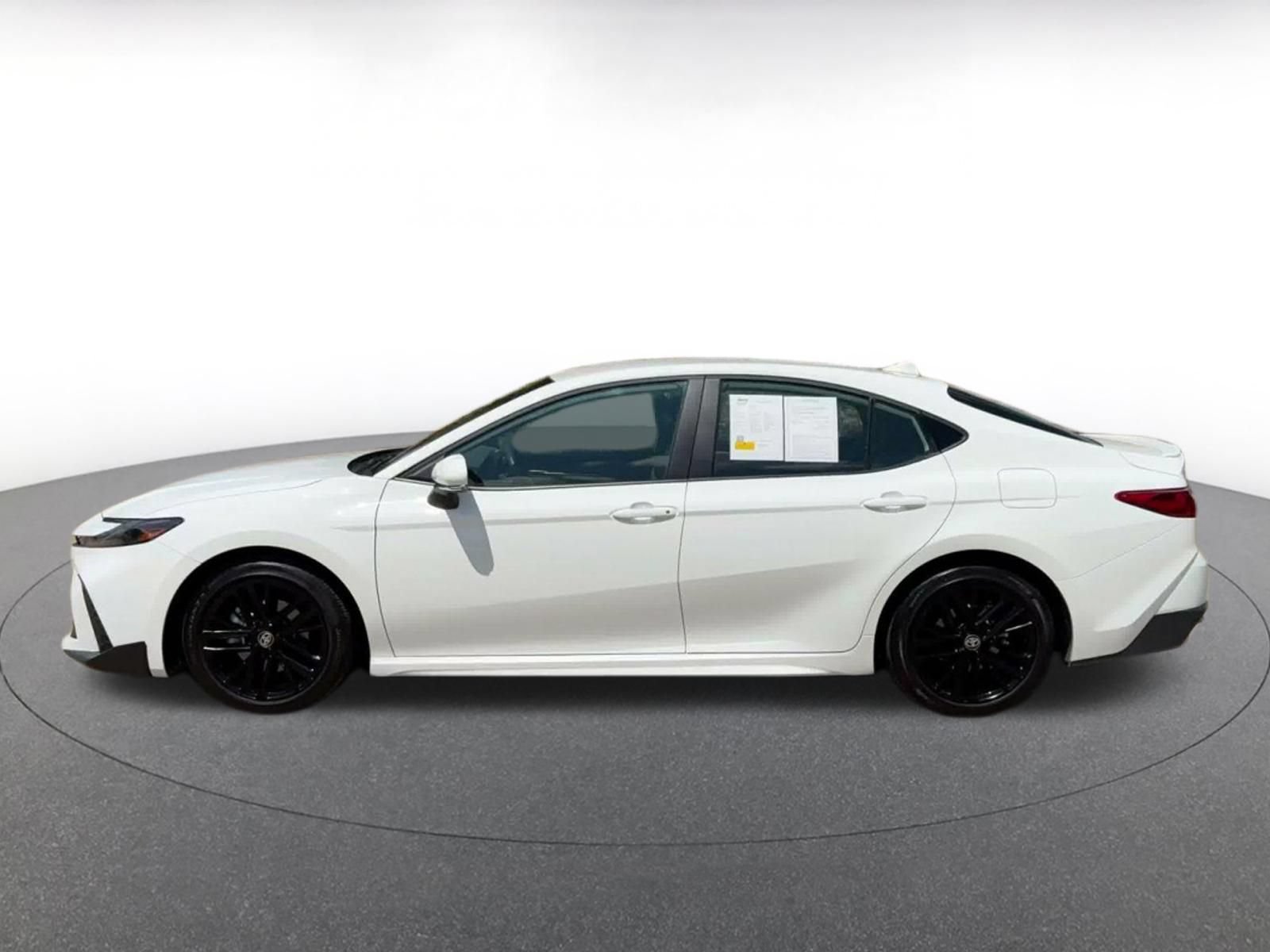 Used 2026 Toyota Camry SE FWD image 8