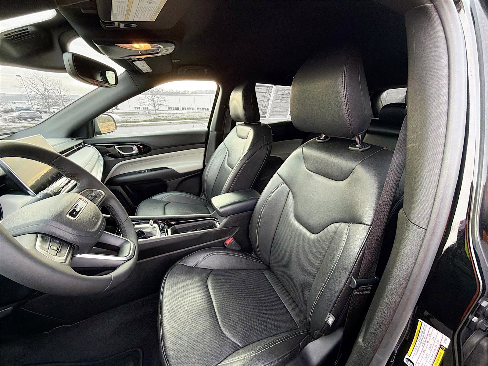 Used 2025 Jeep Compass Limited w/ Elite Group image 11