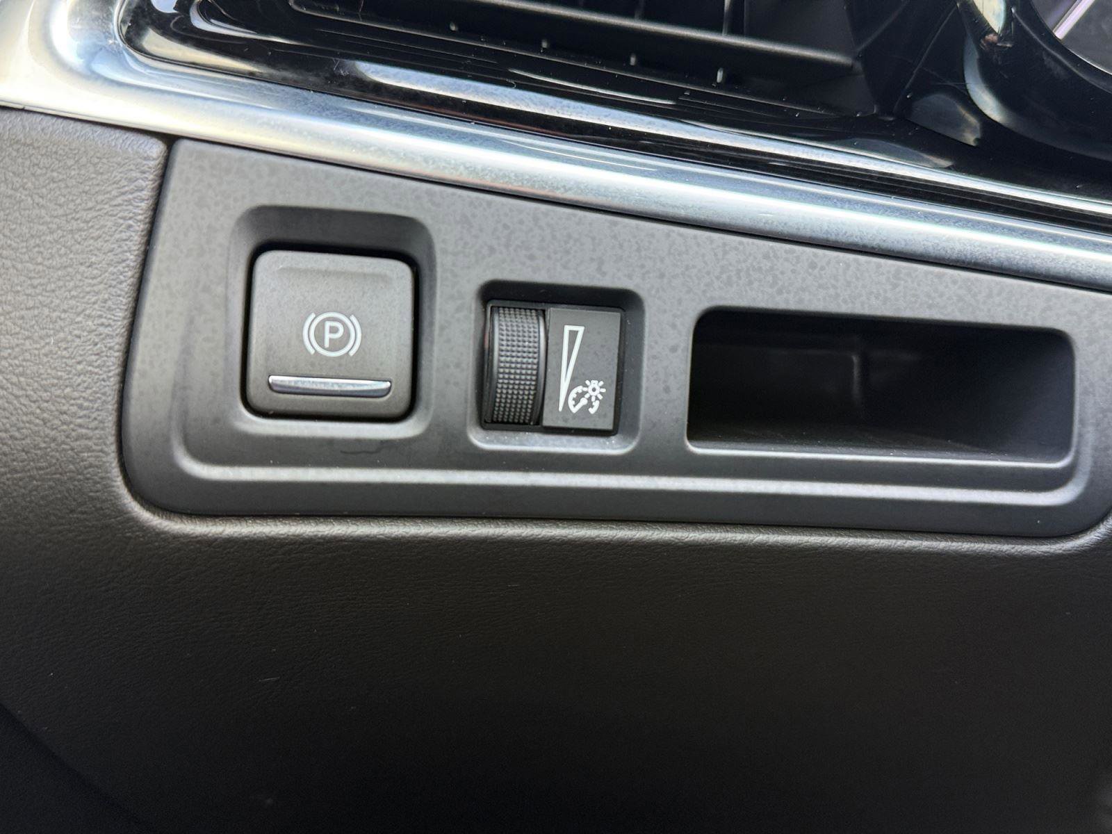 Used 2024 Cadillac XT6 Premium Luxury image 26