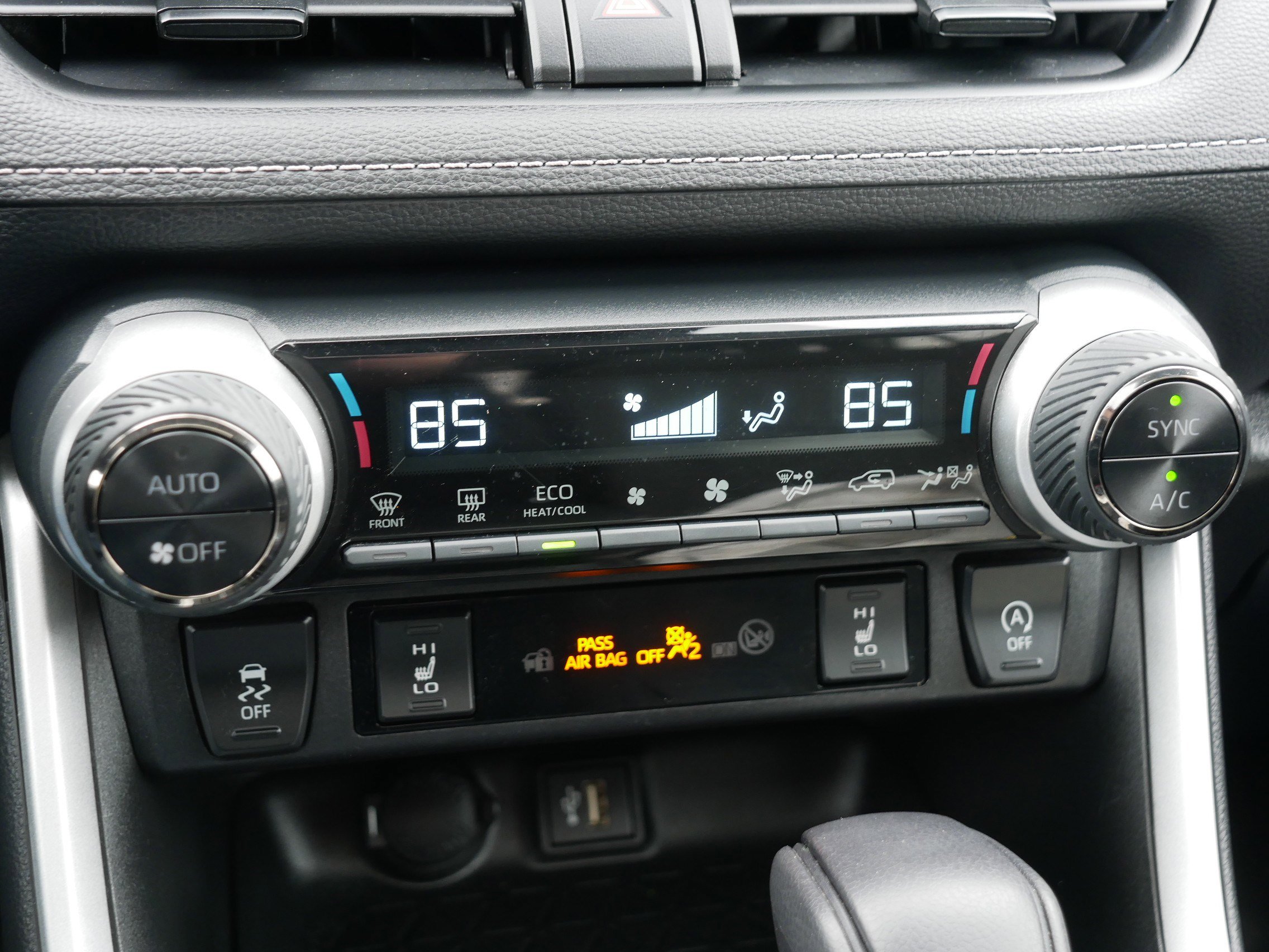 Used 2023 Toyota RAV4 XLE w/ Convenience Package image 23