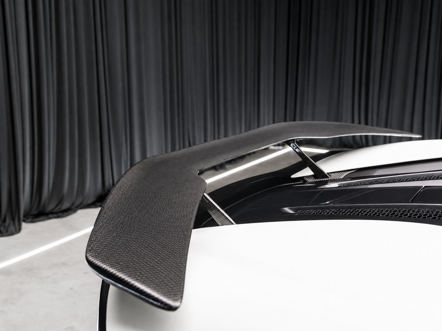 Used 2016 McLaren 570S Coupe RWD image 4