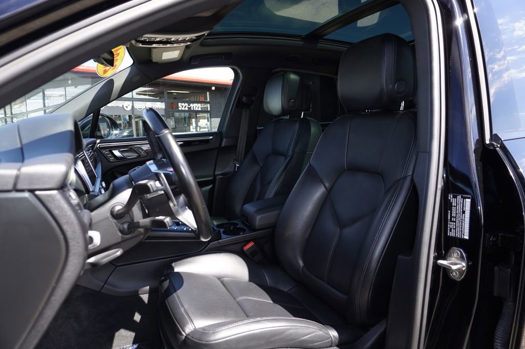 Used 2021 Porsche Macan image 24