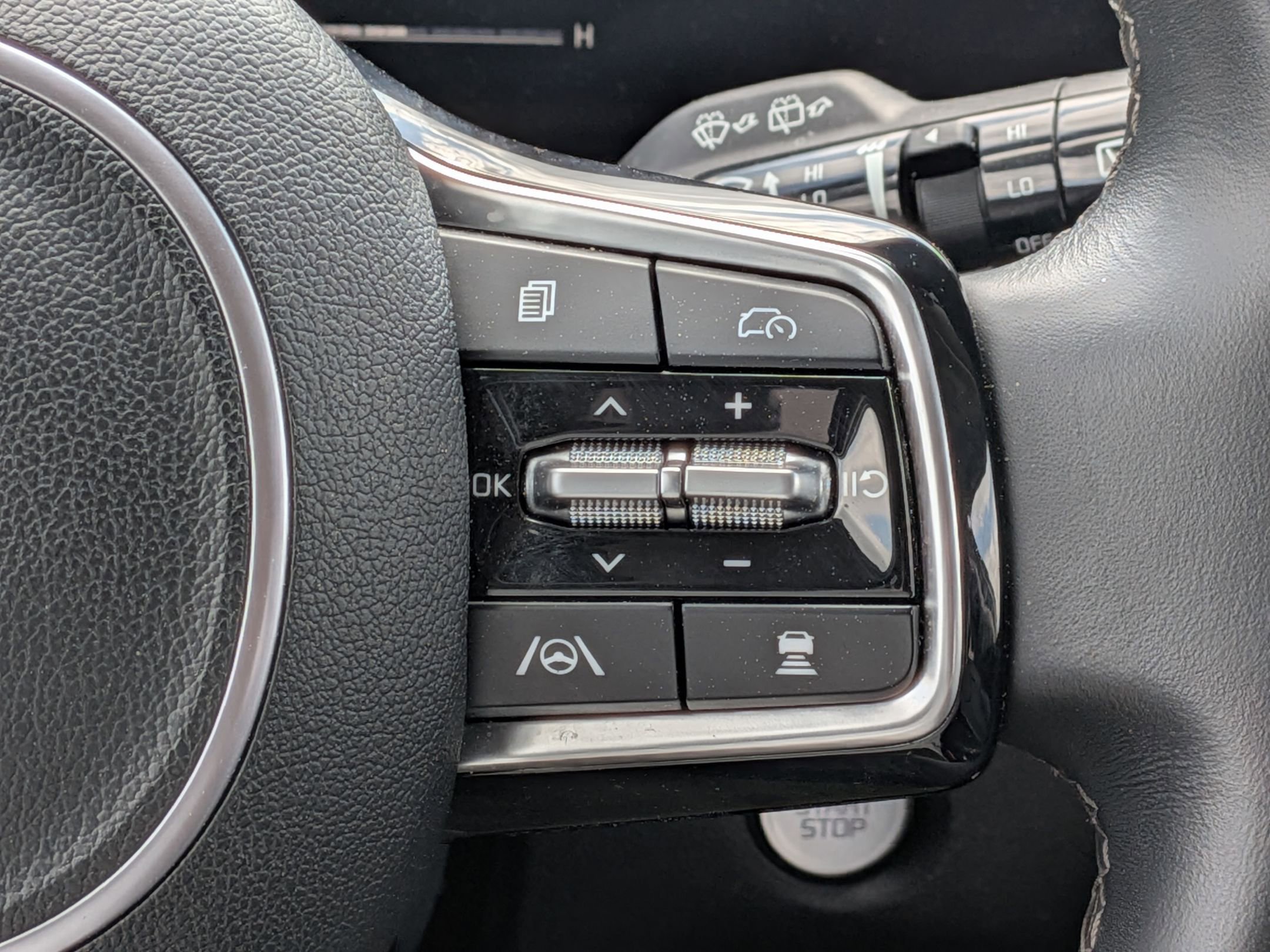 Used 2024 Kia Sorento S image 19