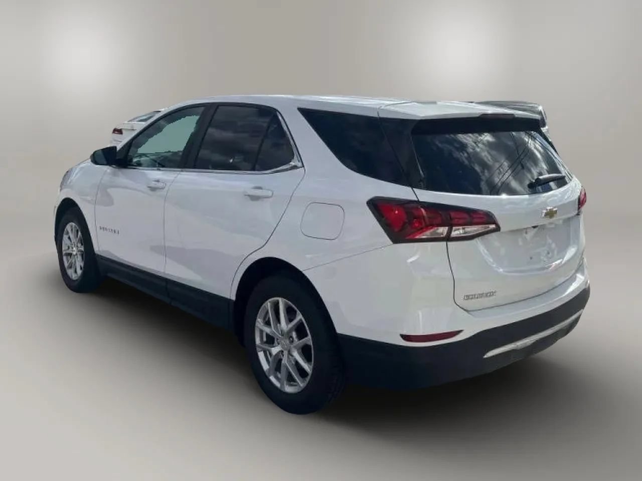 Used 2022 Chevrolet Equinox LT w/ Driver Convenience Package FWD image 5