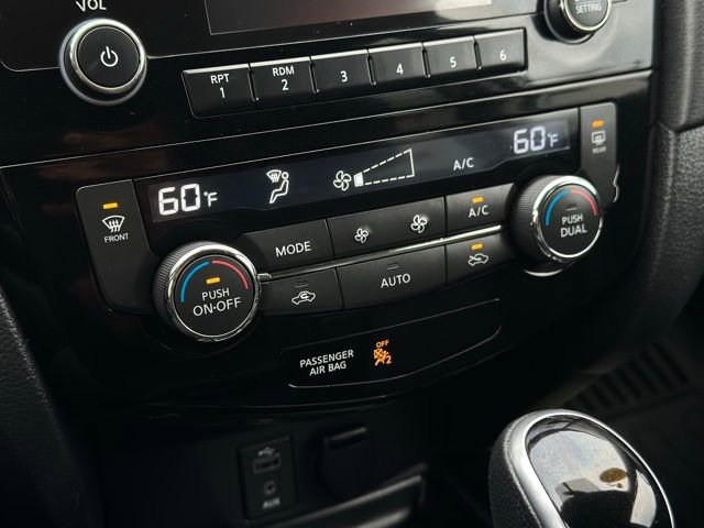 Used 2017 Nissan Rogue SV image 13