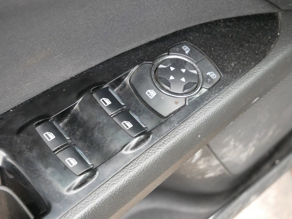 Used 2015 Ford Fusion SE w/ Equipment Group 201A image 16