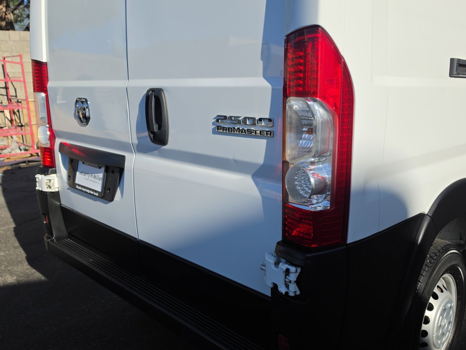 Used 2025 RAM ProMaster 2500 w/ Convenience Group FWD image 10
