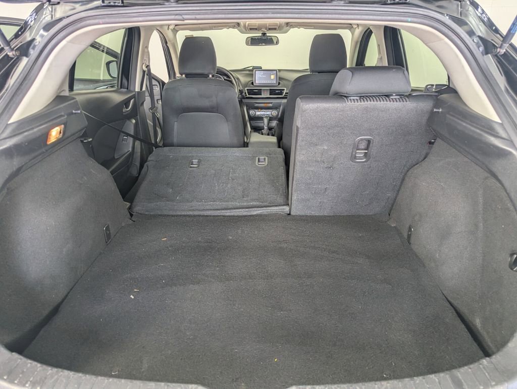 Used 2014 MAZDA MAZDA3 i Touring w/ Technology Package image 27