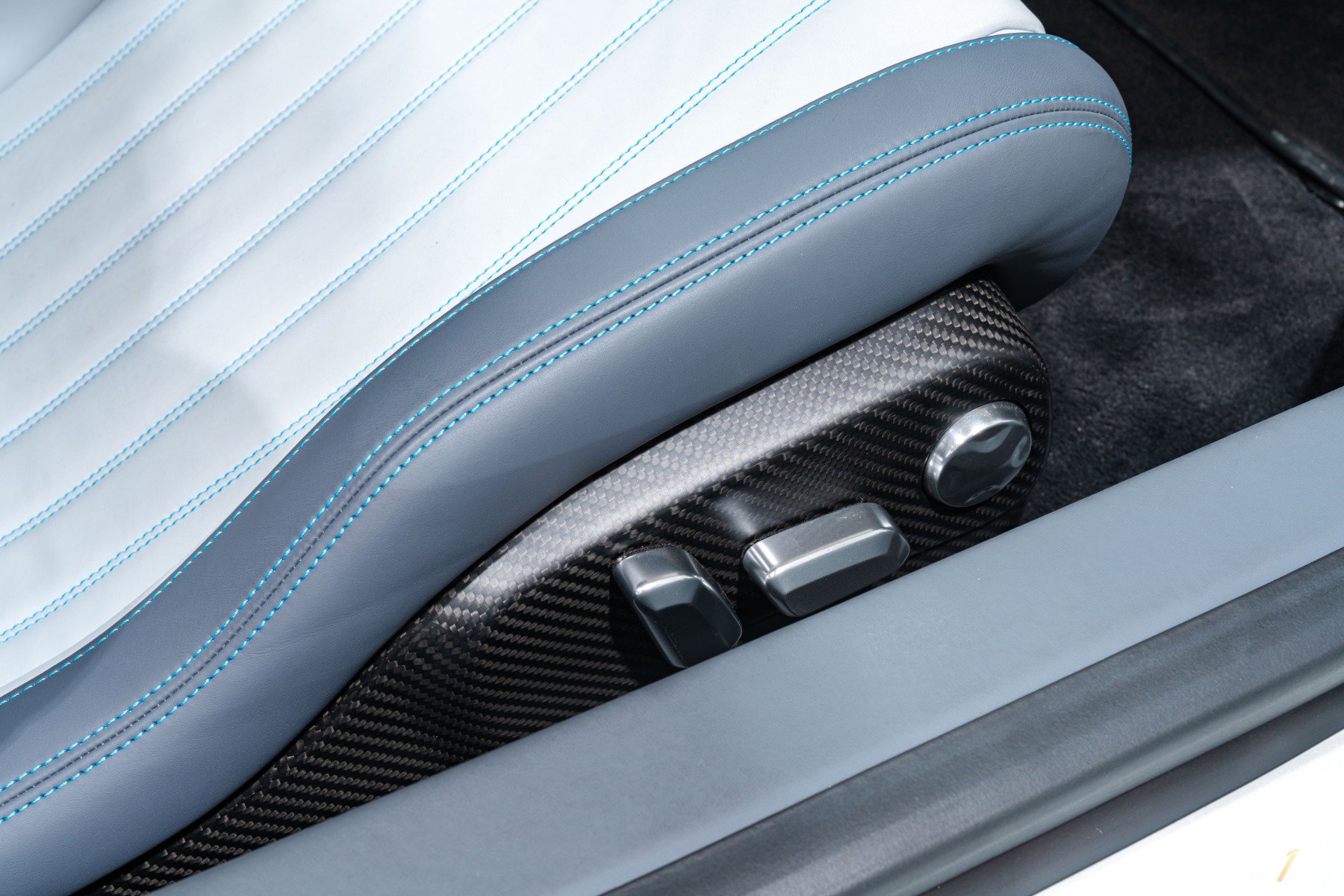 Used 2019 Bugatti Chiron image 45