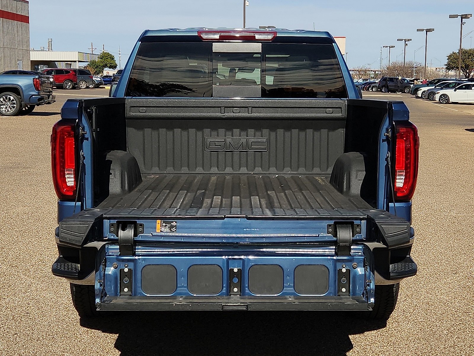 Used 2024 GMC Sierra 1500 SLT image 11