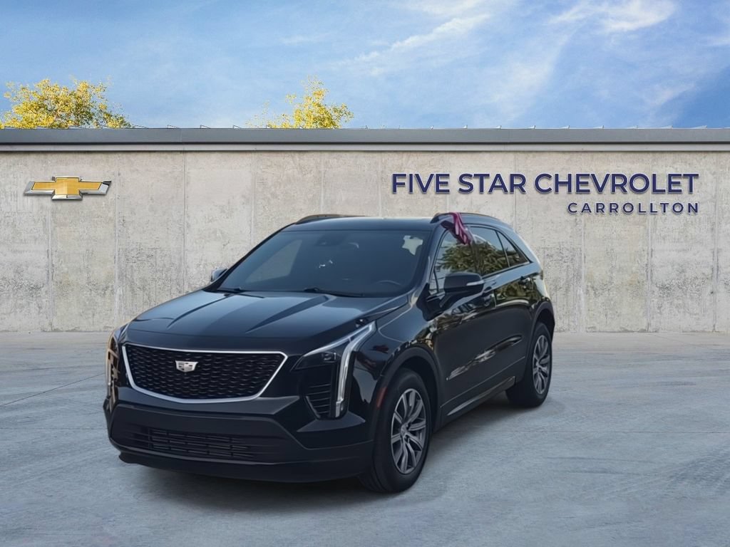 Used 2022 Cadillac XT4 Sport w/ Enhanced Visibility Package FWD image 3