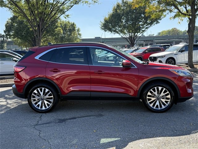 Used 2022 Ford Escape Titanium image 5