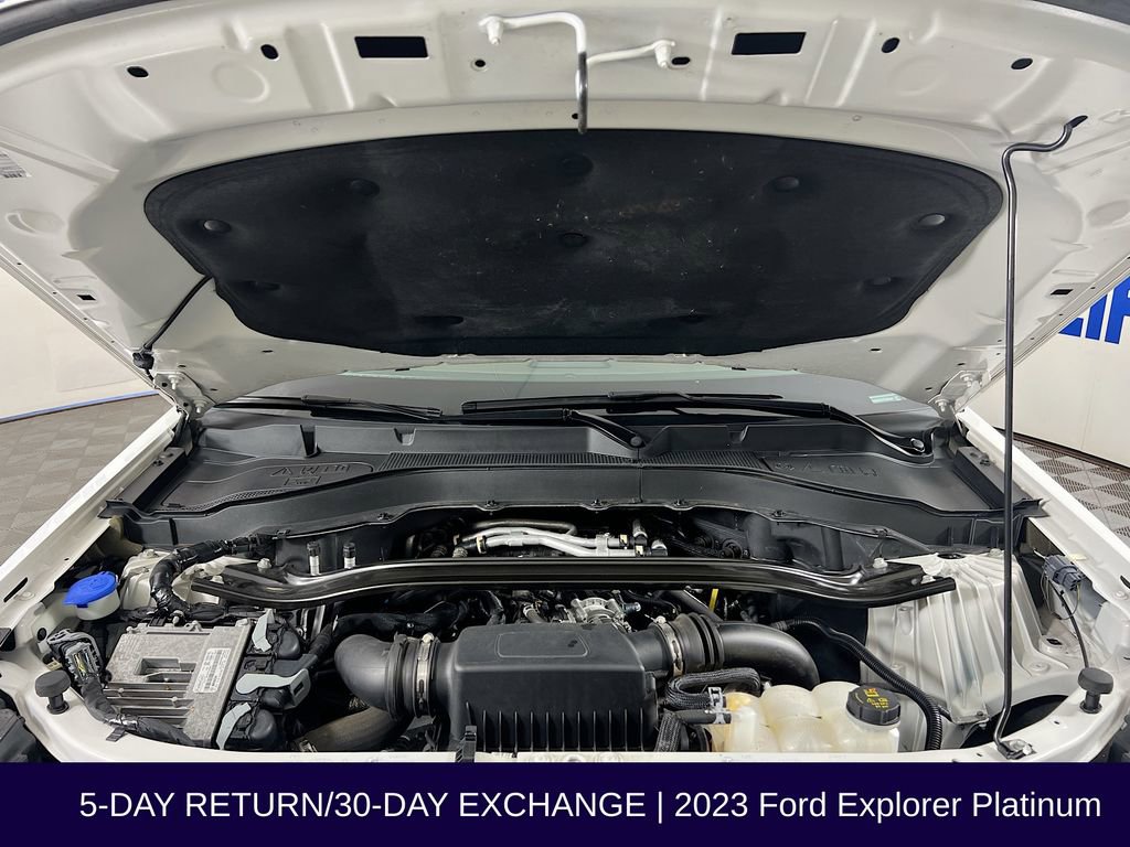 Used 2023 Ford Explorer Platinum w/ Technology Package AWD/4WD image 37