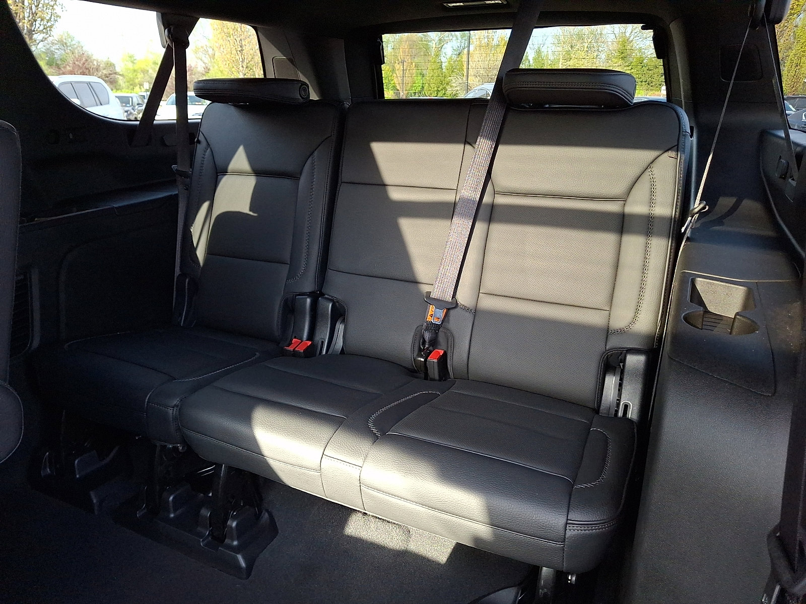 Used 2023 GMC Yukon XL Denali AWD/4WD image 11