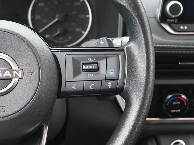 Used 2023 Nissan Rogue SV image 29