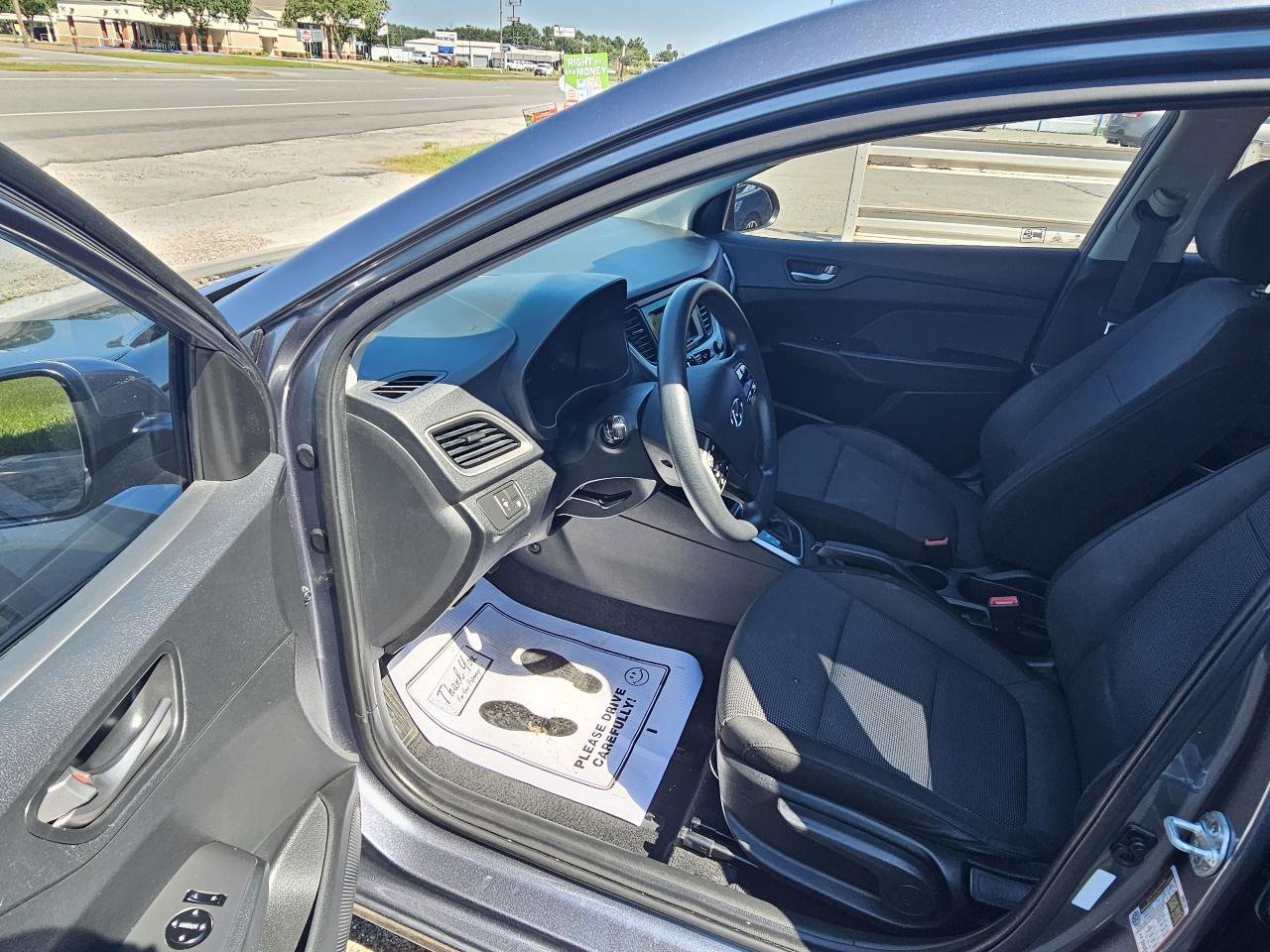 Used 2019 Hyundai Accent SE FWD image 9