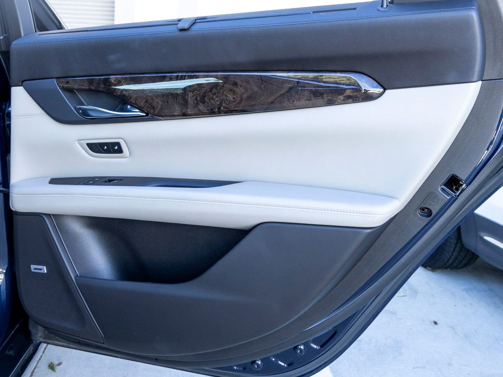 Used 2016 Cadillac CT6 Luxury image 23