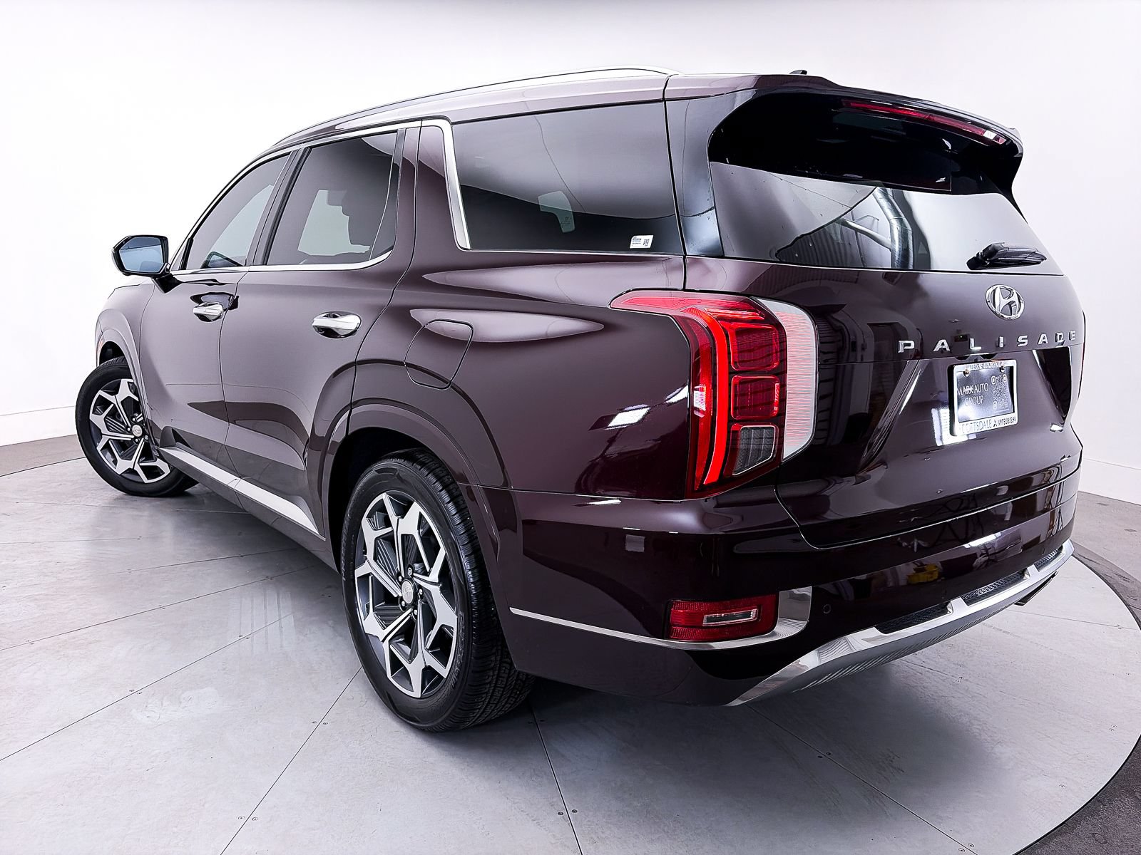 Used 2022 Hyundai Palisade Calligraphy FWD image 3