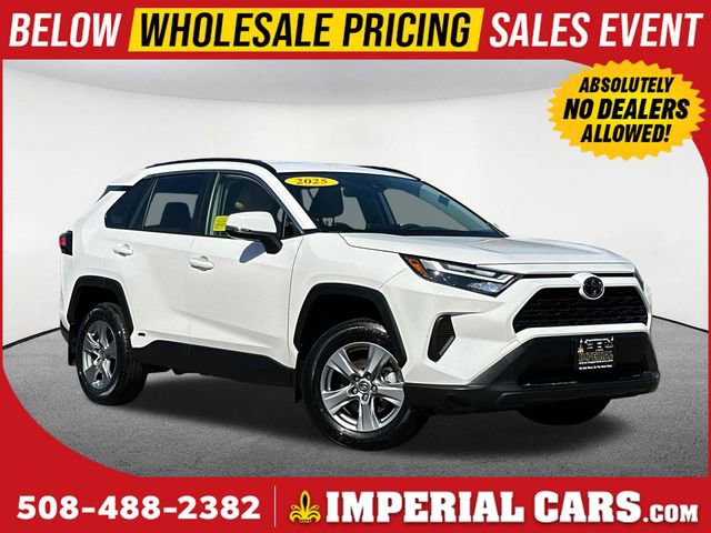 Used 2025 Toyota RAV4 LE video 1