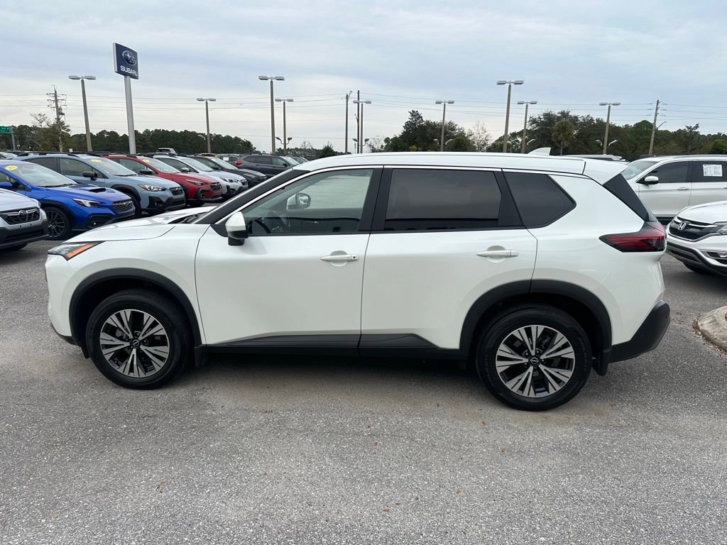 Used 2023 Nissan Rogue SV image 11