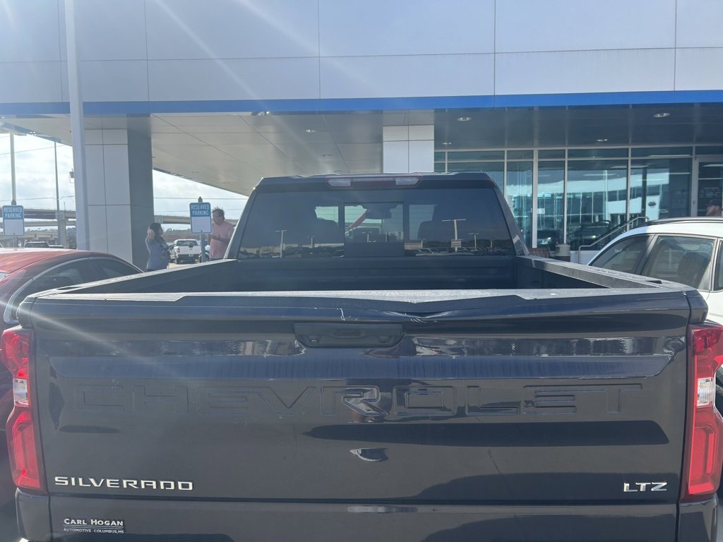 Used 2023 Chevrolet Silverado 1500 LTZ image 9