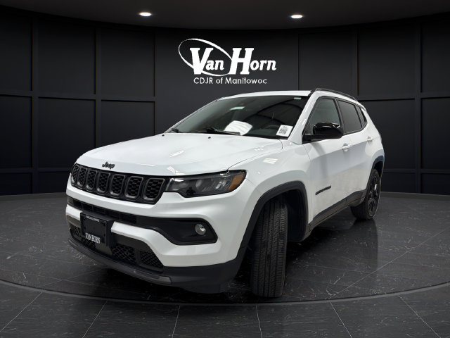 Used 2025 Jeep Compass Latitude w/ Altitude Special Edition AWD/4WD image 3