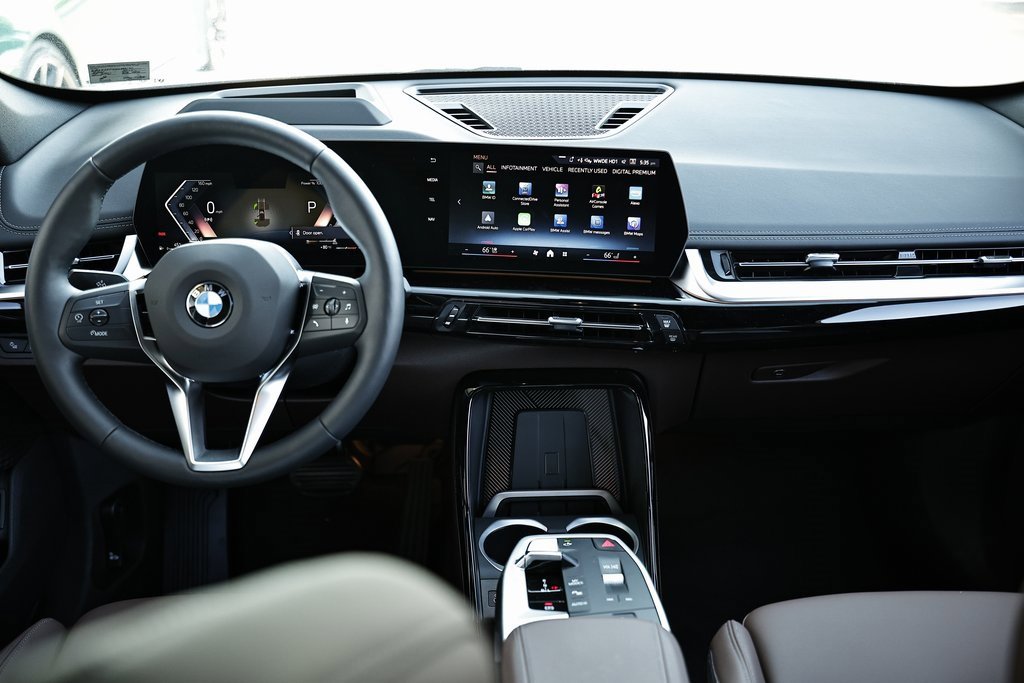 Used 2025 BMW X1 xDrive28i w/ Technology Package image 29