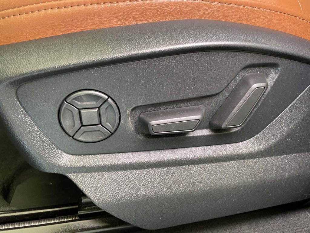 Used 2020 Audi Q8 Prestige w/ Prestige Package image 17