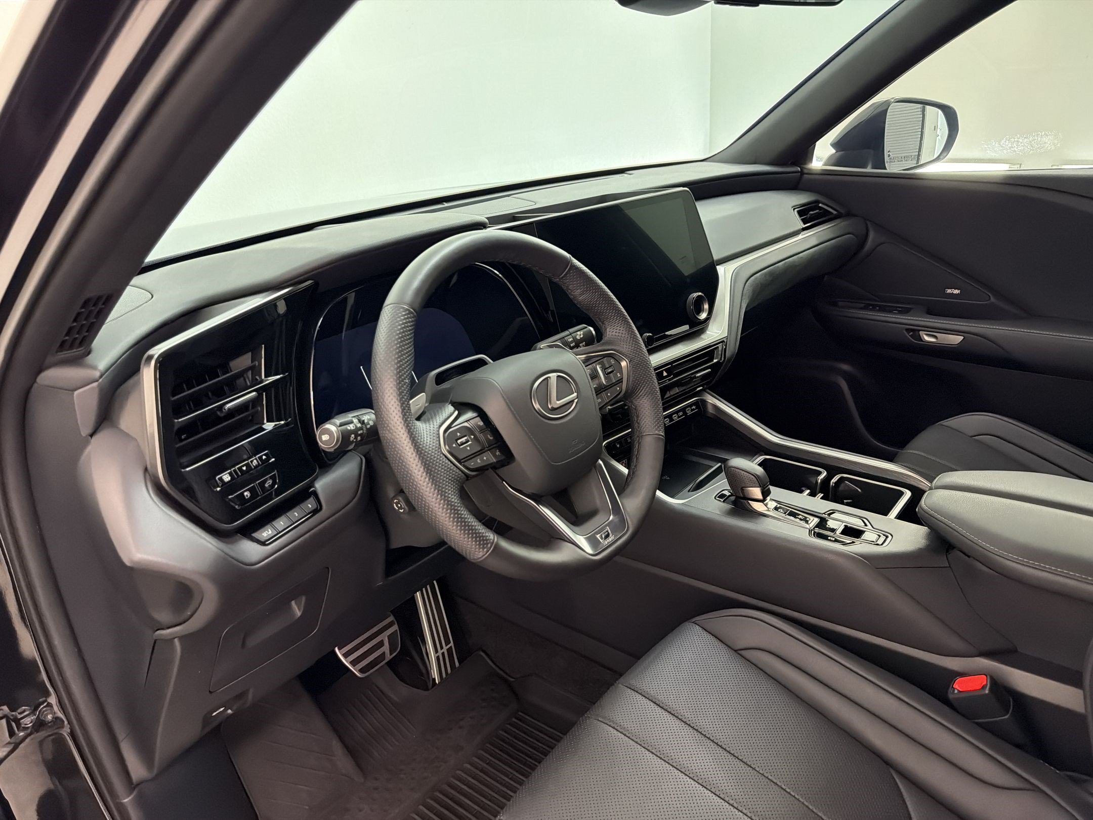 Certified 2024 Lexus TX 500h AWD w/ Technology Package image 4