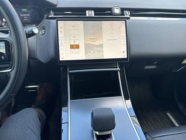 Used 2024 Land Rover Range Rover Velar Dynamic SE image 12