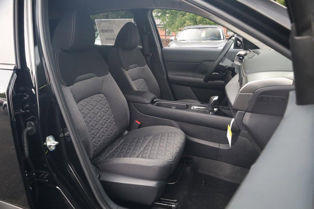 New 2026 Nissan Kicks SV image 24