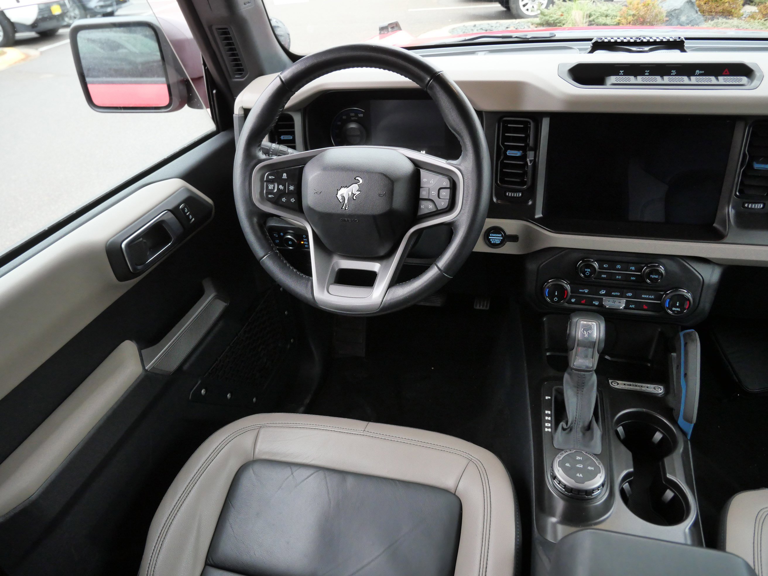 Used 2022 Ford Bronco Wildtrak image 9