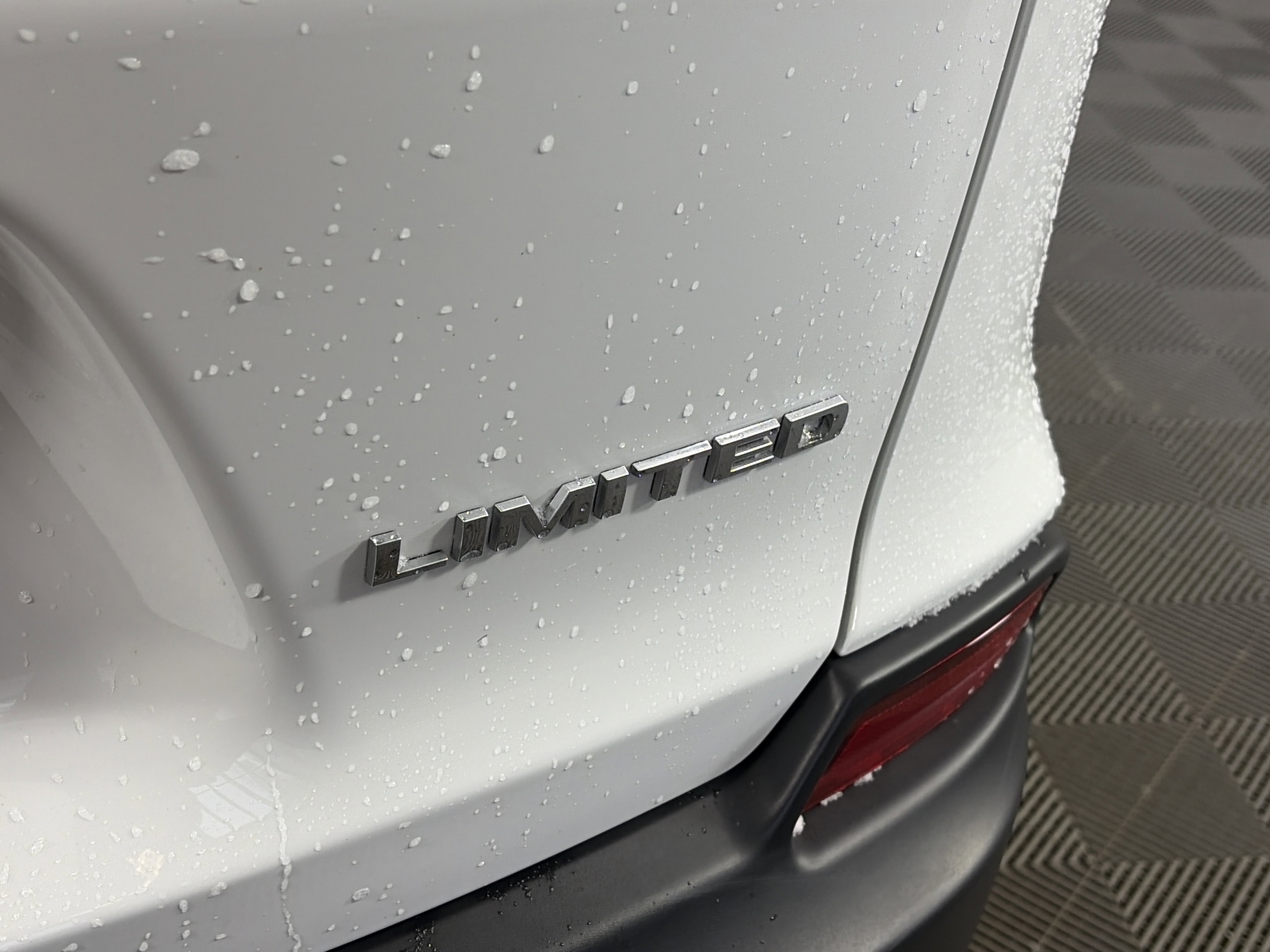 Used 2022 Jeep Cherokee Limited image 18