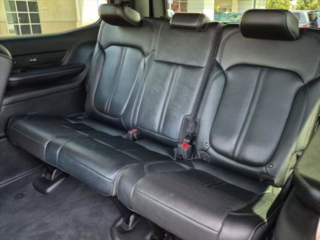 Certified 2022 Jeep Wagoneer Series III w/ Flexible Seating Group RWD image 25