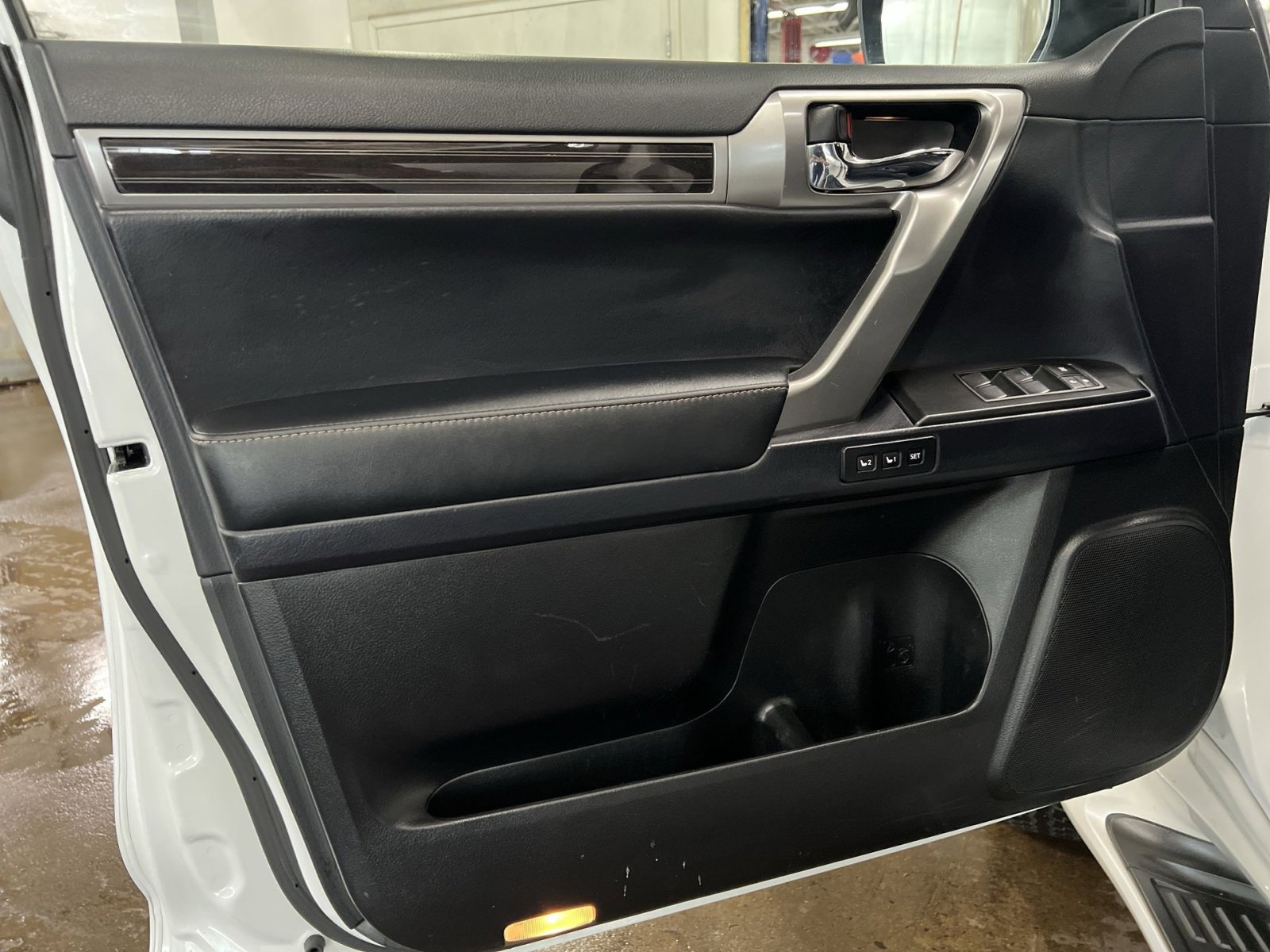 Used 2023 Lexus GX 460 Premium image 14