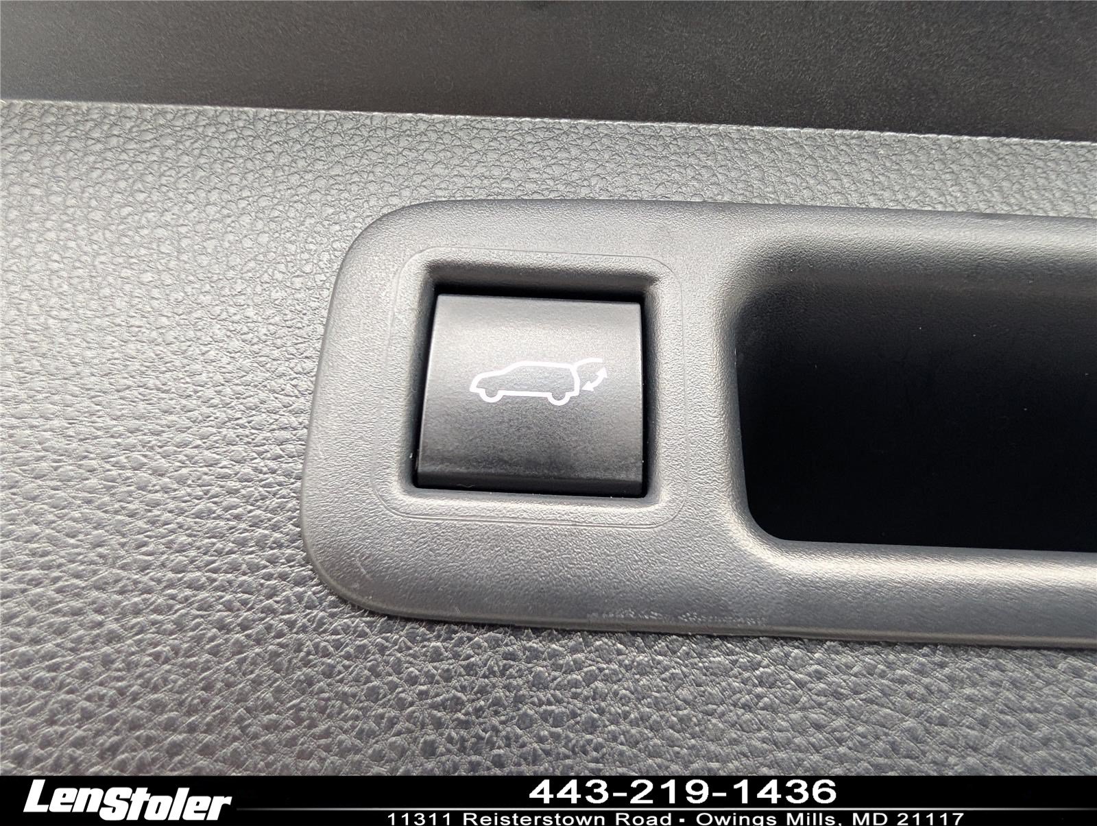 Used 2023 Toyota Highlander XLE AWD/4WD image 15