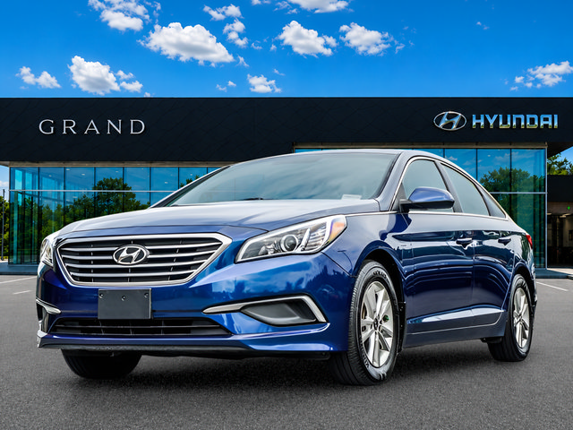 Used 2017 Hyundai Sonata SE FWD image 2
