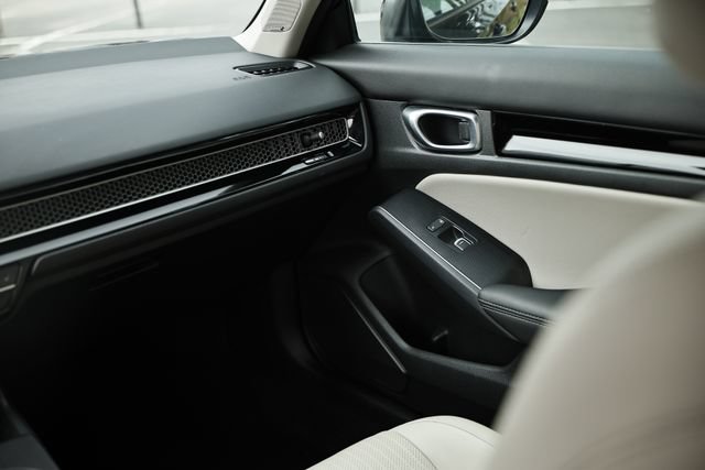 Used 2023 Honda Civic Touring image 28