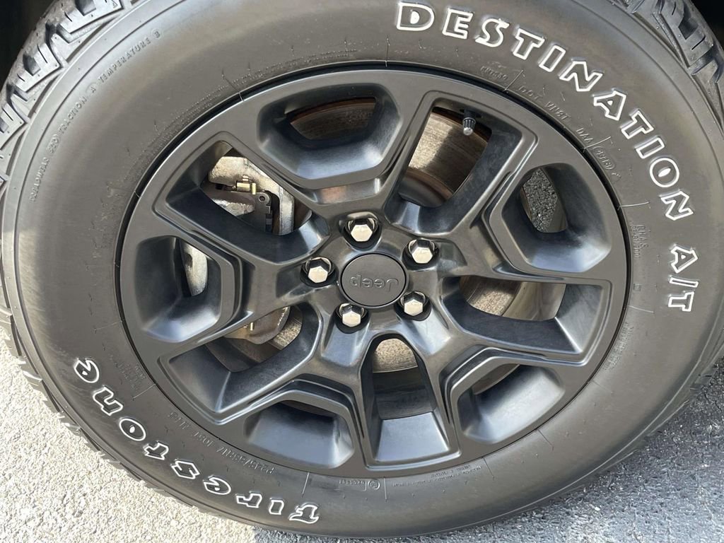 Used 2019 Jeep Cherokee Trailhawk image 11