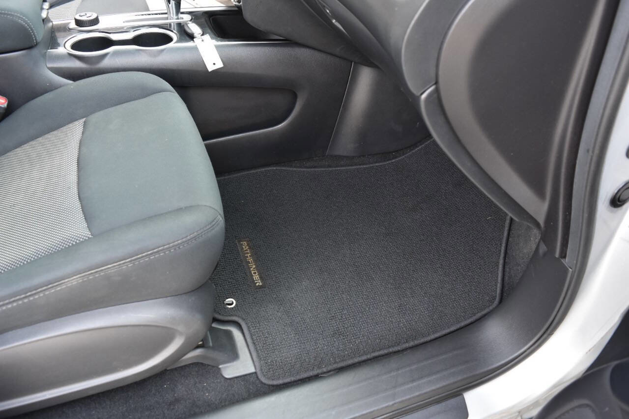 Used 2017 Nissan Pathfinder S image 51
