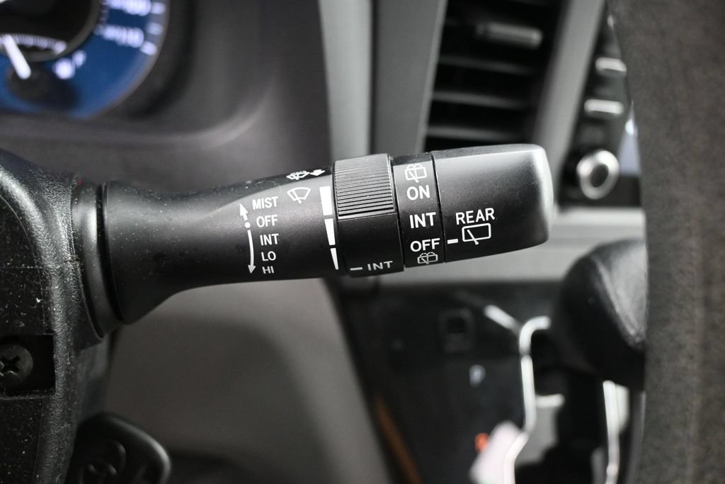 Used 2020 Toyota Sienna L FWD image 19
