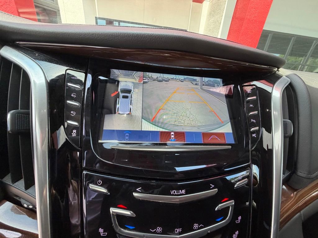 Used 2020 Cadillac Escalade ESV Premium Luxury AWD/4WD image 21