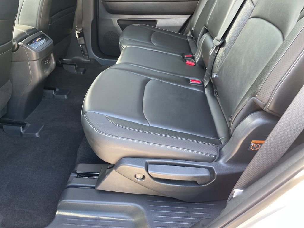 Used 2025 Nissan Pathfinder SL AWD/4WD image 45